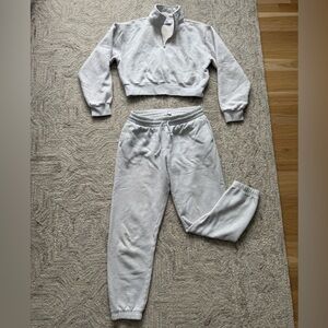 Aritzia Lounge Set | S top M bottoms